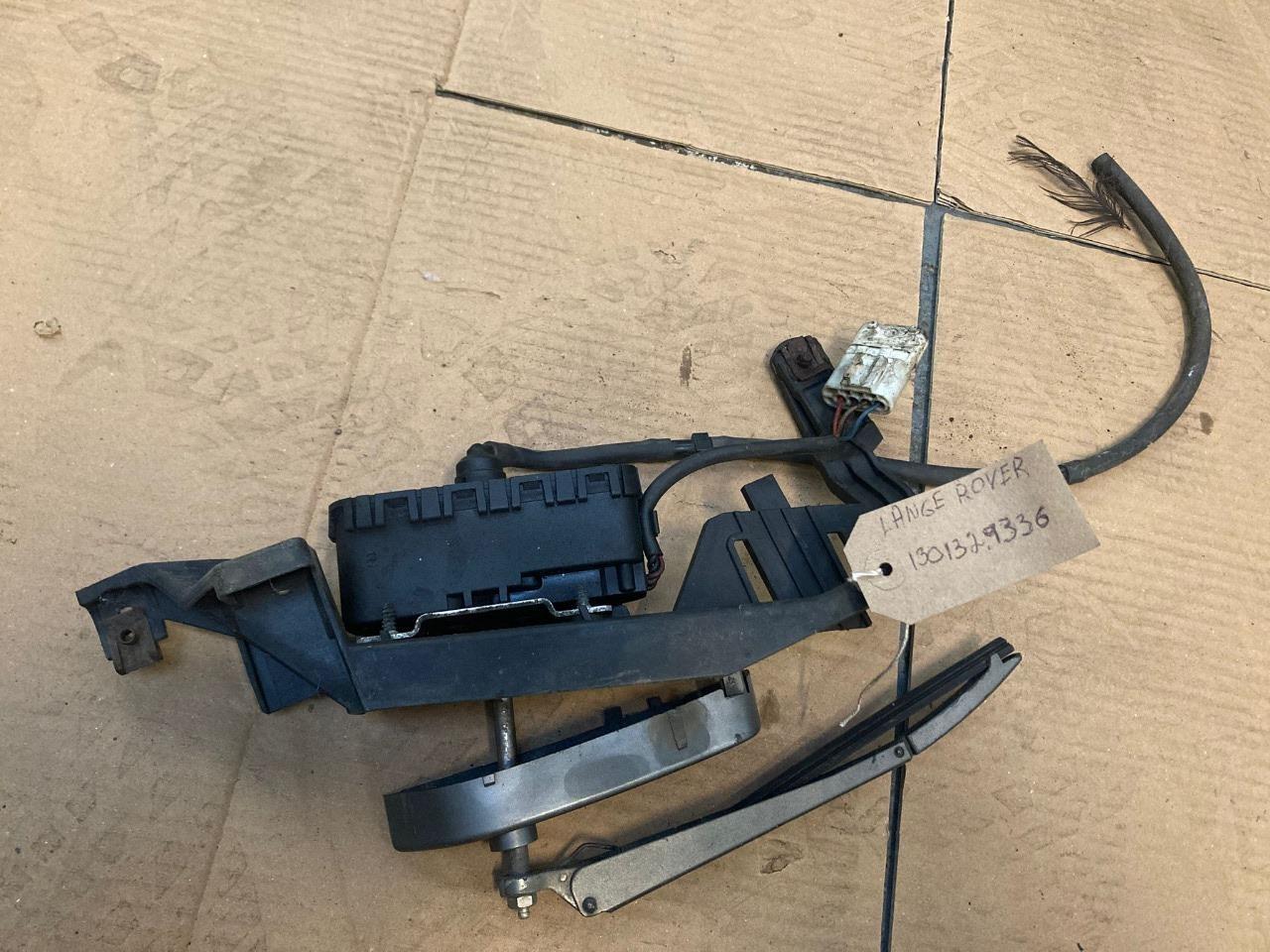 Range Rover Headlight Bracket Support 1301329336