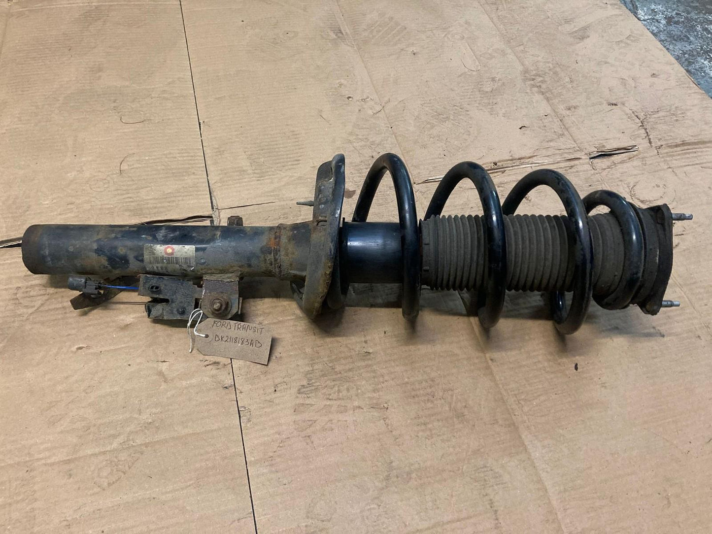 FORD TRANSIT CUSTOM V362 Front Right Driver O/S Shock Absorber Strut Leg