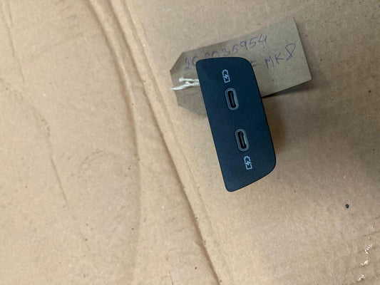 VW GOLF Mk8 / POLO Mk6 / T-ROC Rear USB-C Module 2G6035954 USED