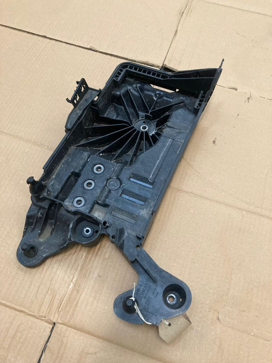 VW Golf Mk8 R‑line 1.5 TSI Battery Tray Holder 5WA915331