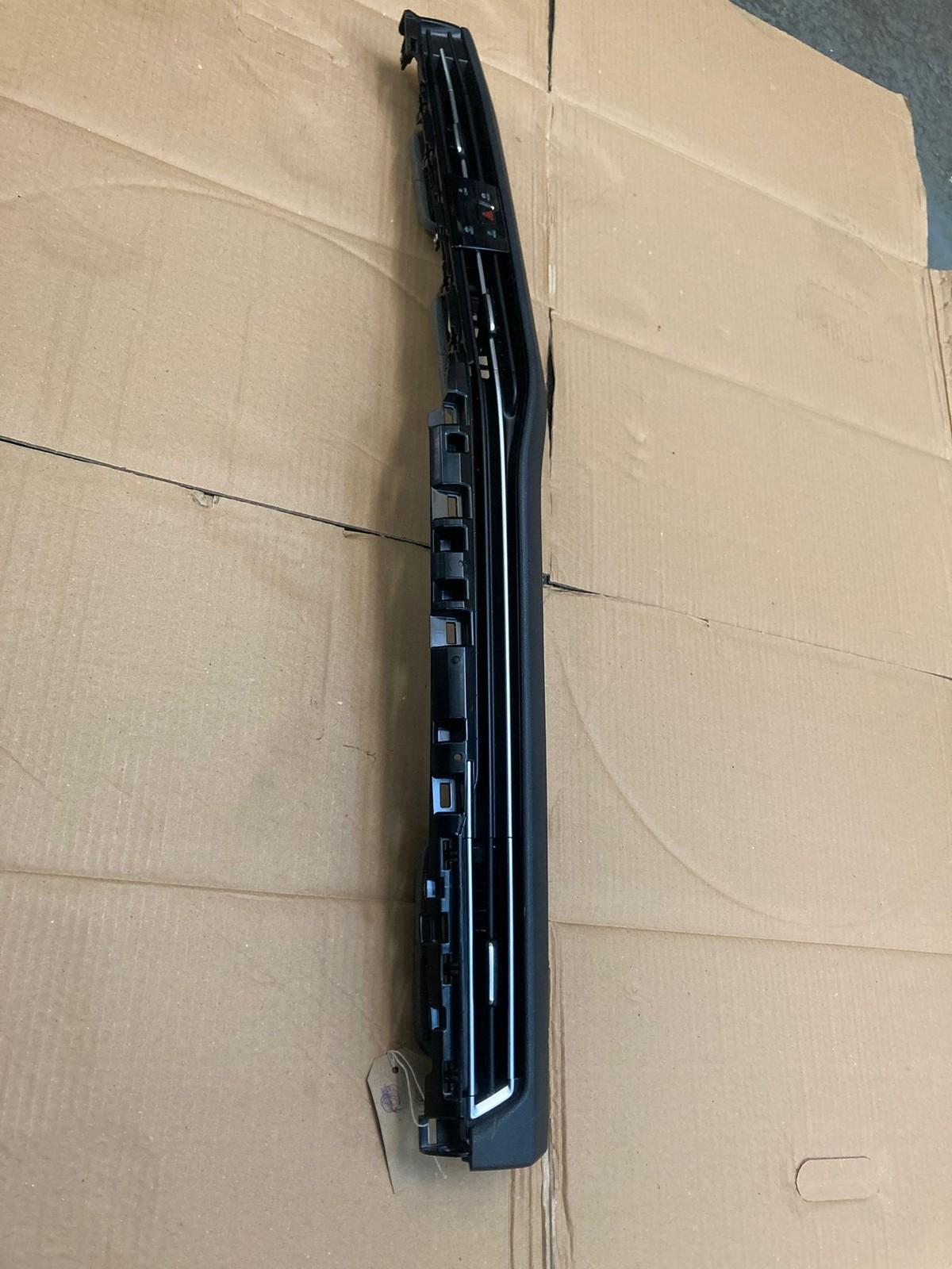 Volkswagen Golf Mk8 2019-23 Dashboard Centre Air Vent Panel 5H2858711J