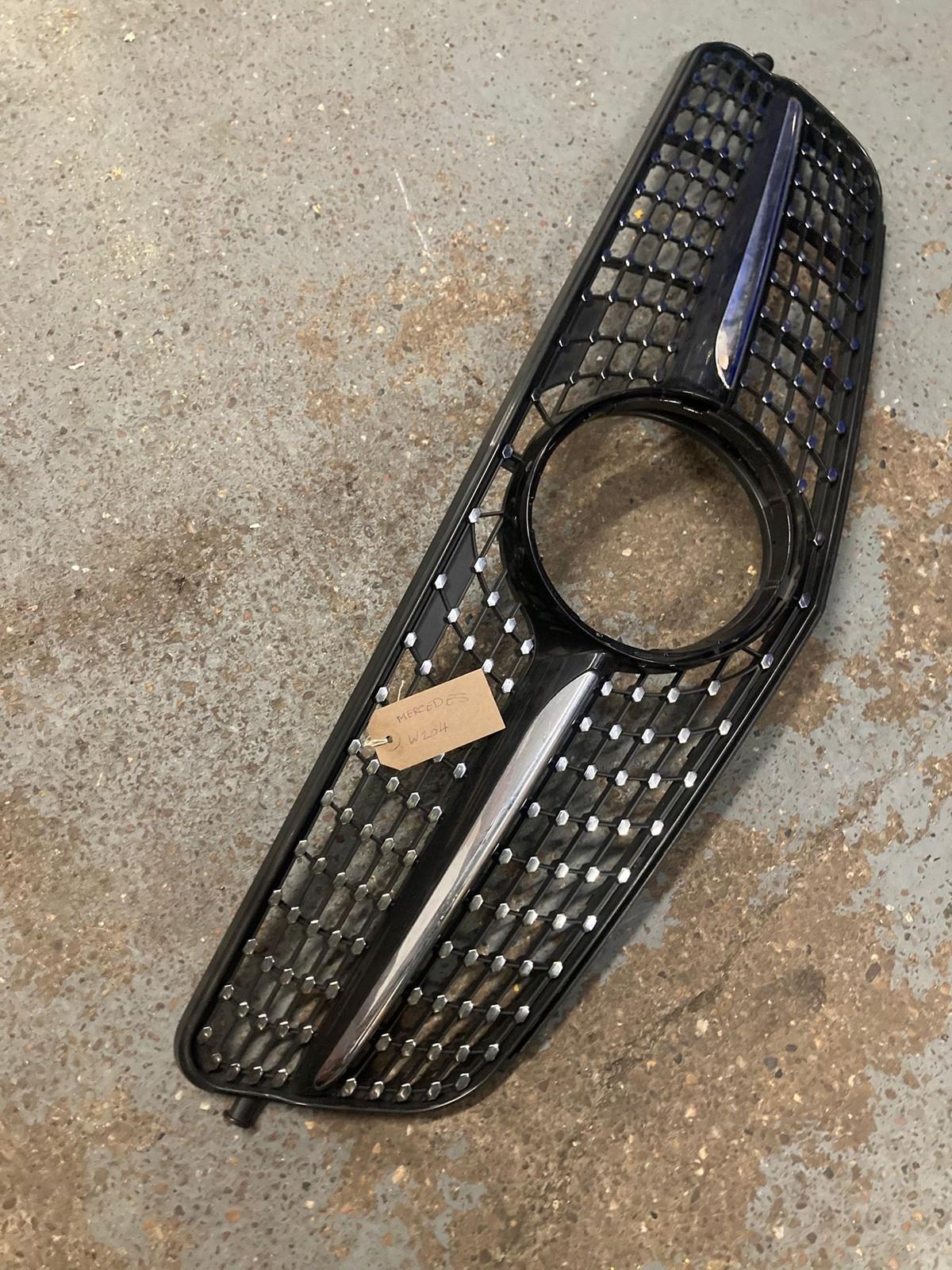 Mercedes C-Class (2007-2014) Diamond Style Front Radiator Grille W204
