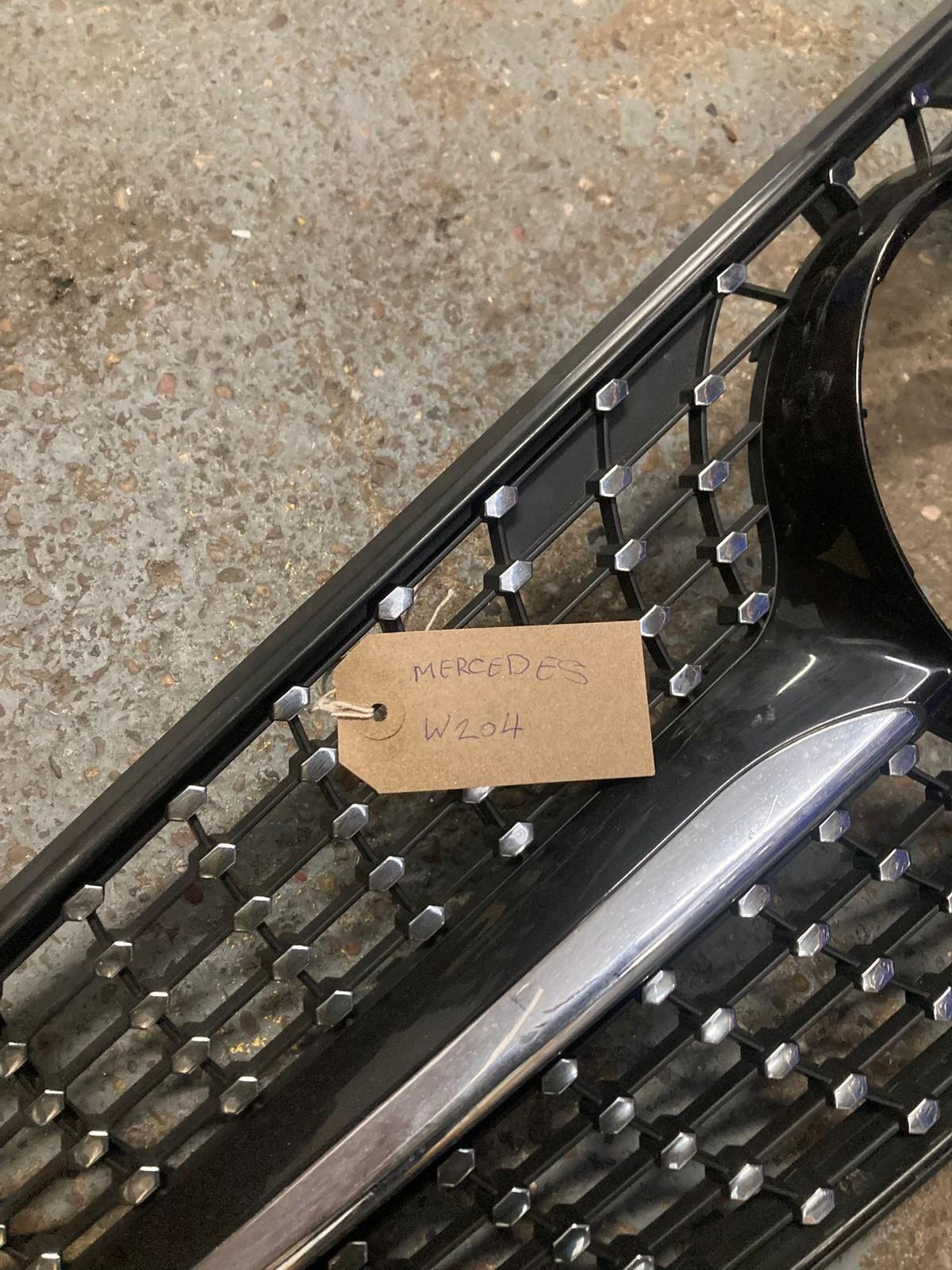 Mercedes C-Class (2007-2014) Diamond Style Front Radiator Grille W204