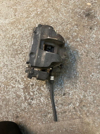 Volvo V60, V90, XC40 (2019-2023) Front Left Brake Caliper 31665740