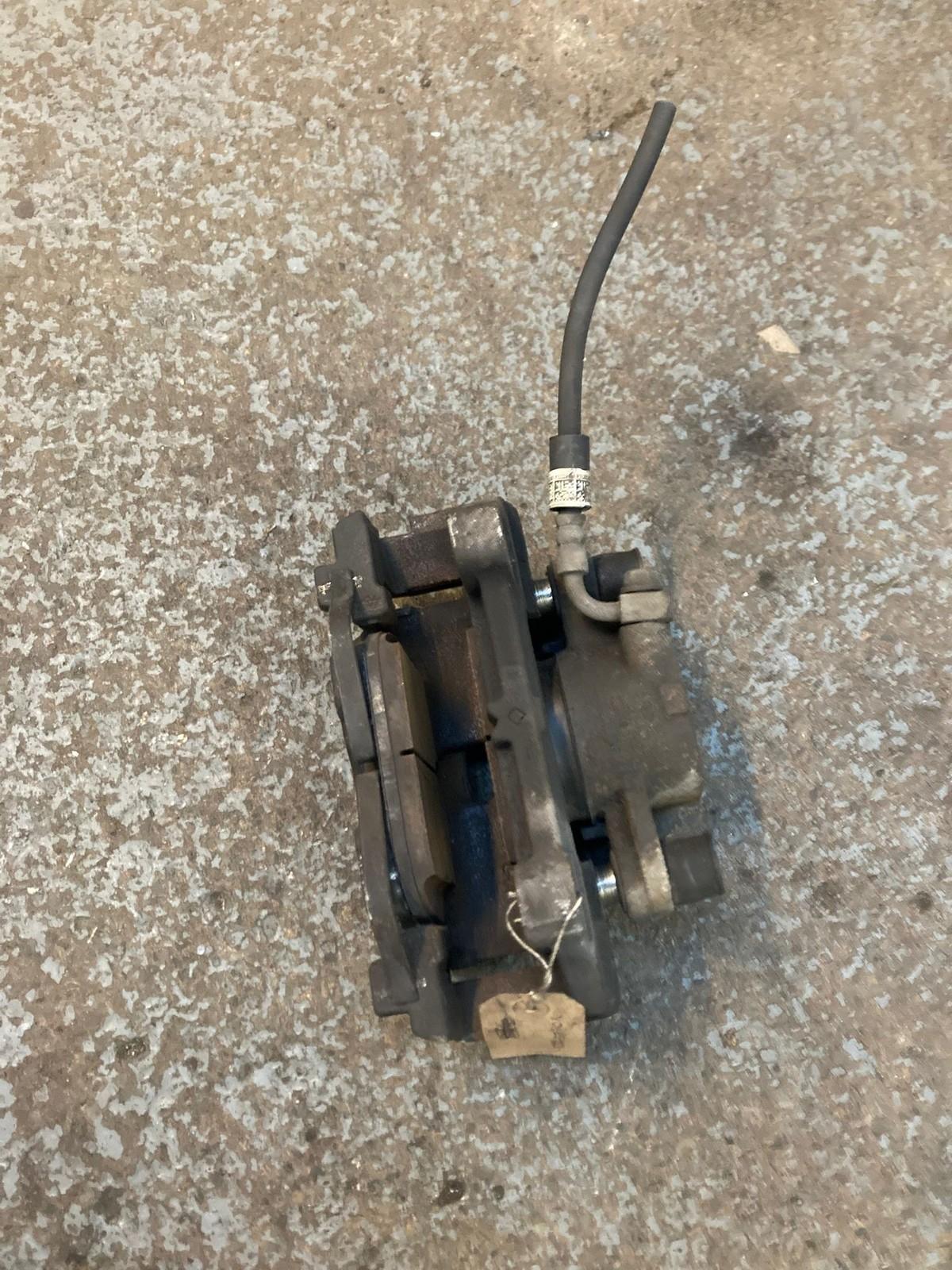 Volvo V60, V90, XC40 (2019-2023) Front Left Brake Caliper 31665740