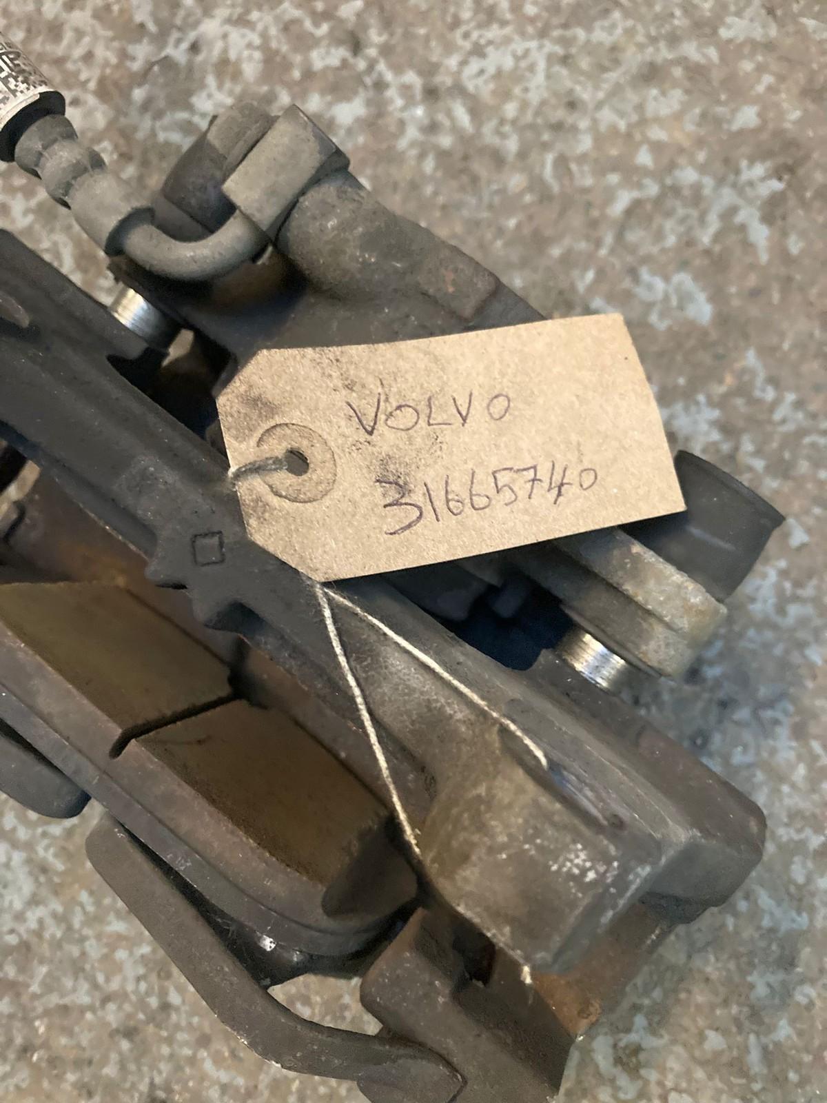 Volvo V60, V90, XC40 (2019-2023) Front Left Brake Caliper 31665740