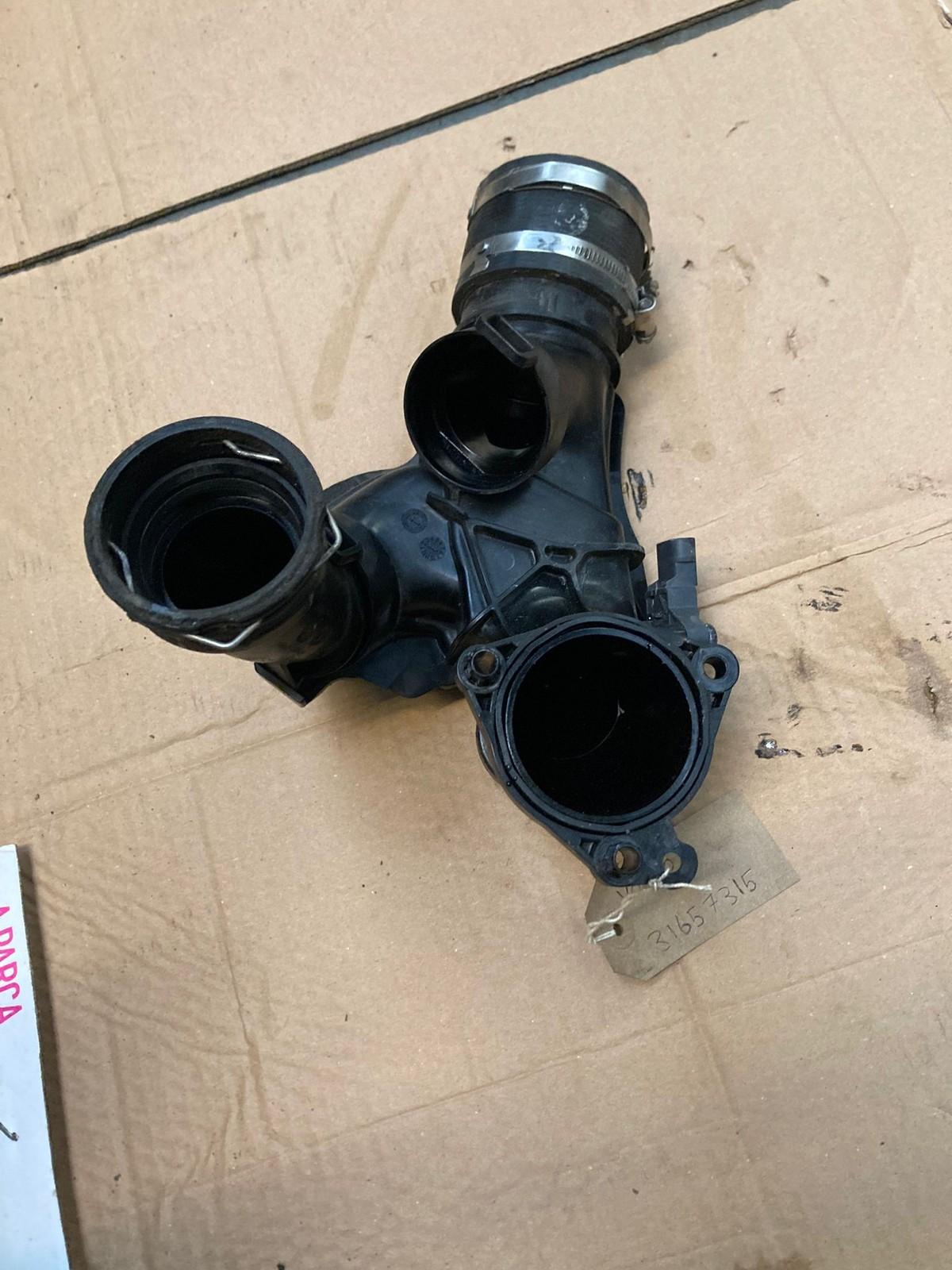 Volvo XC60 XC90 S90 V90 (2017 onwards) MK2 Charge Intercooler Air Pipe 31657315