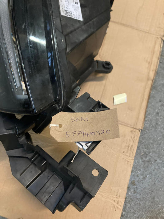 SEAT Ateca (2020-2025) Front Right LED Headlight 577941032C