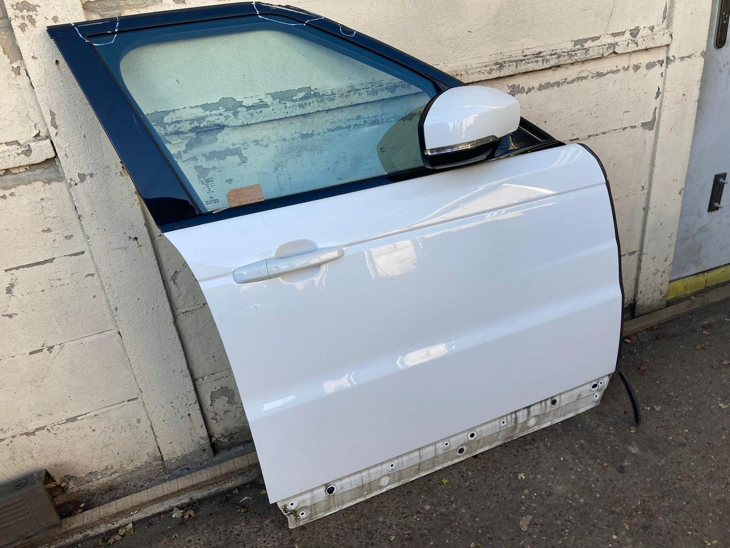 Range Rover Sport L494 2015-2019 front driver side door