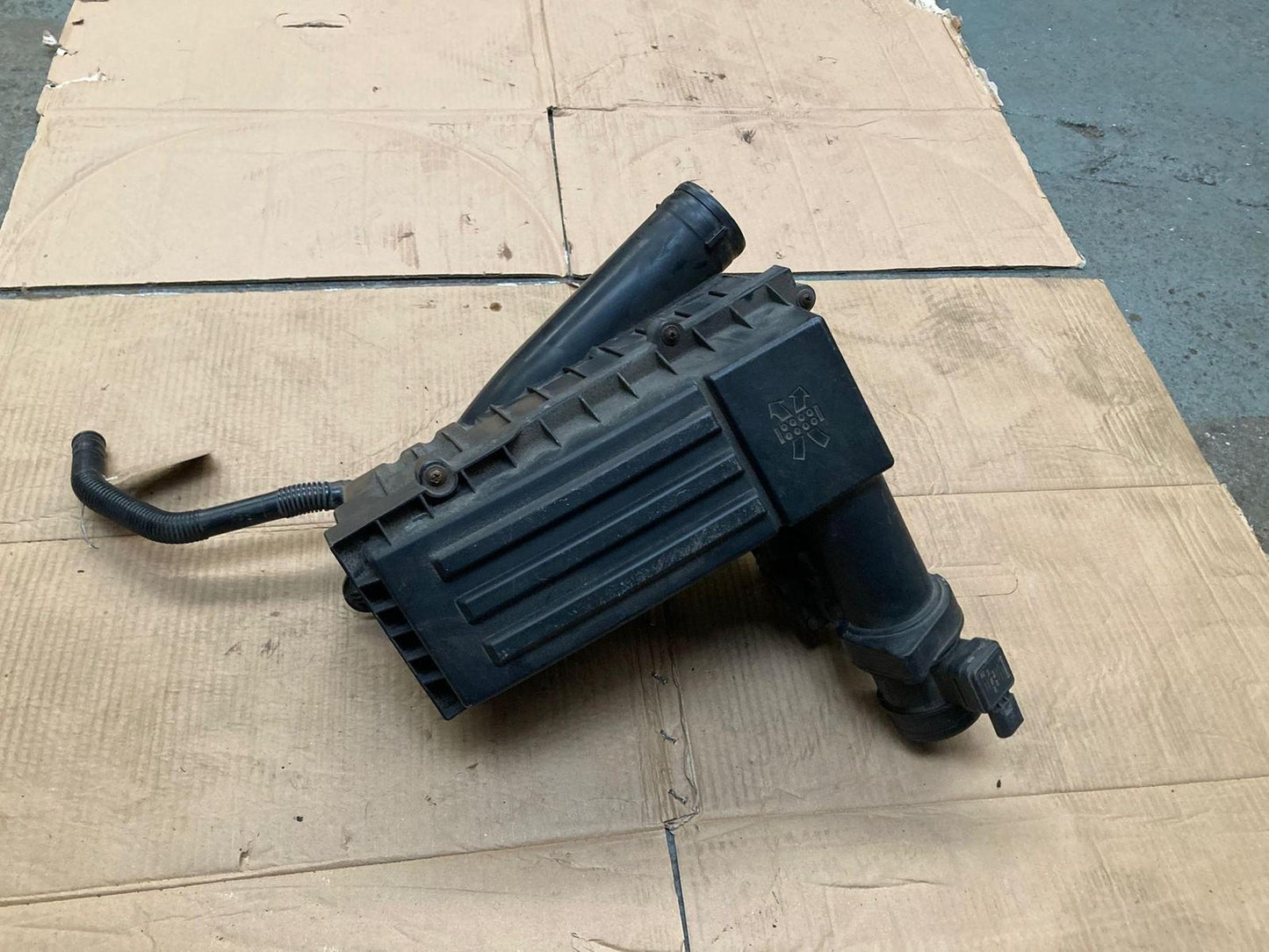 VOLKSWAGEN PASSAT B7 2012 1.6 TDI DIESEL AIR FILTER BOX HOUSING 3C0129607BF