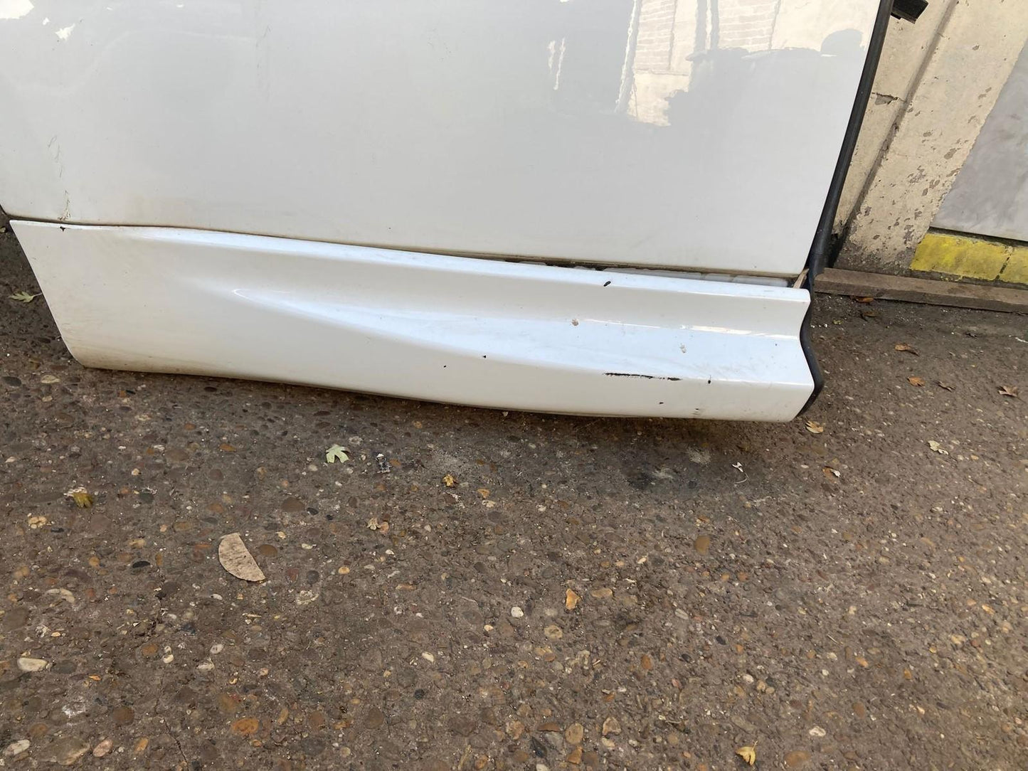 Range Rover Sport L494 2015-2019 rear driver side door