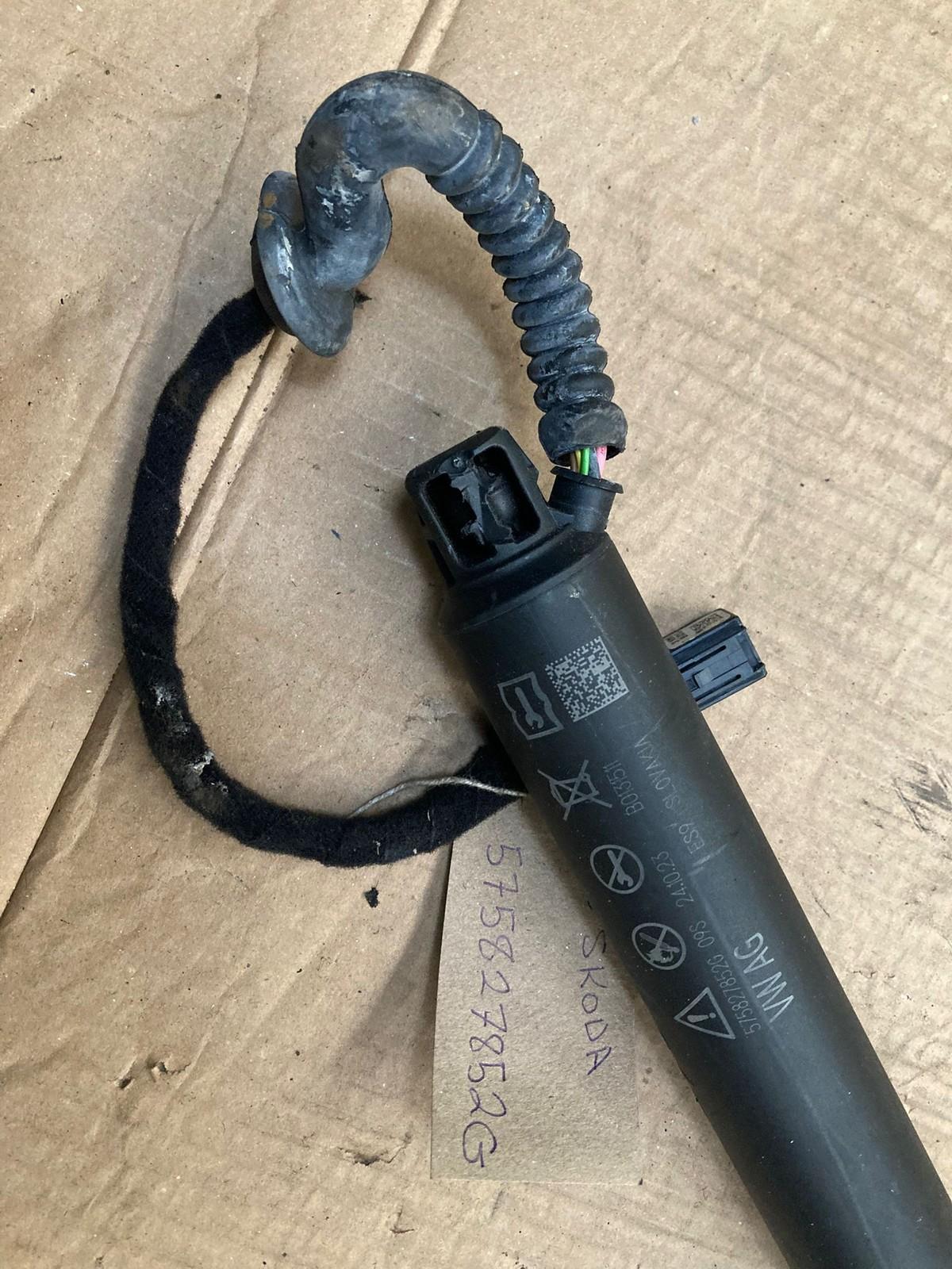 Skoda Karoq (2017-2023) Right Rear Tailgate Electric Drive Unit Strut 575827852G