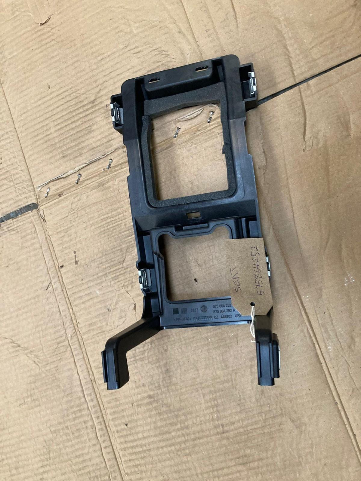 Seat Ateca 2017 Center Console Gear Bracket Mount Support 575864252