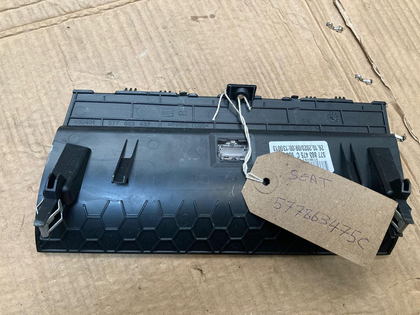 SEAT Ateca 2016-Present Rear Climate Control Panel 577863475C