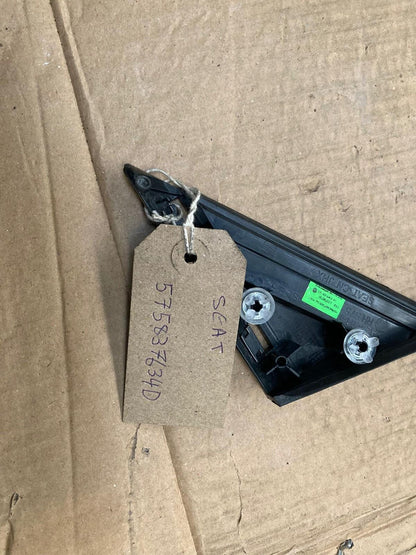 SEAT Ateca 2016 on Right Front Door Trim Corner 575837634B
