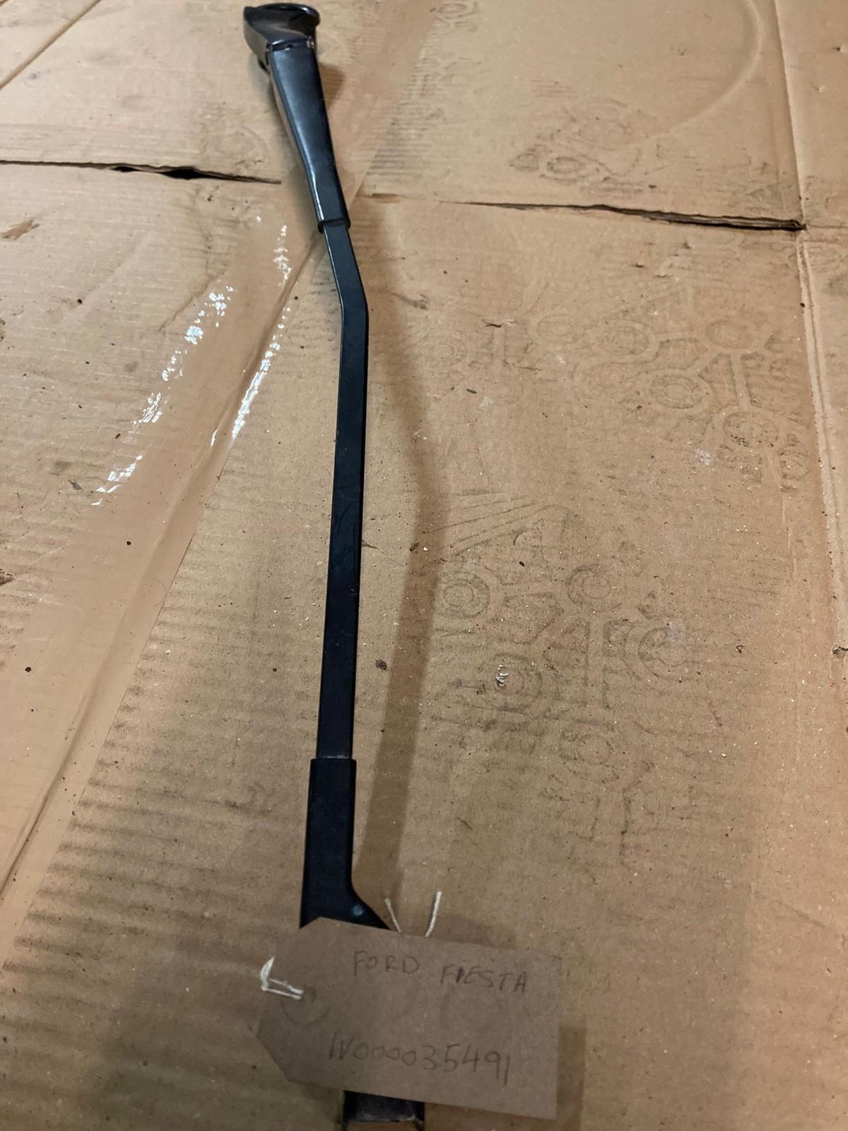 Ford Transit Custom 2013 Front Right Wiper Arm W000035491