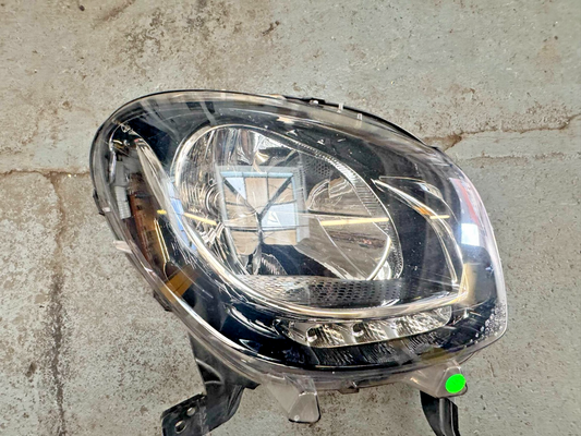 Smart Forfour Passion 5 Door Driver Side Headlight A4538201439 (LENS SCRATCHED)