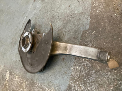 Volvo XC60 / XC90 / V90 (2014-Present) Left Front Steering Knuckle 32298139