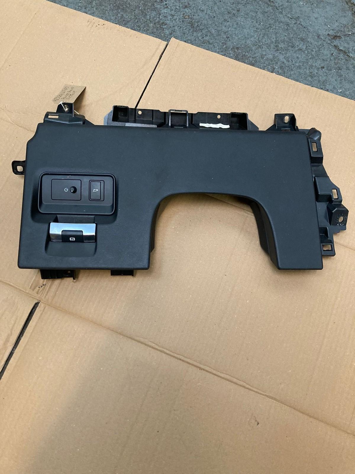 Range Rover Evoque L538 RHD Driver Lower Dash Panel Boot Switch K8D204325AD