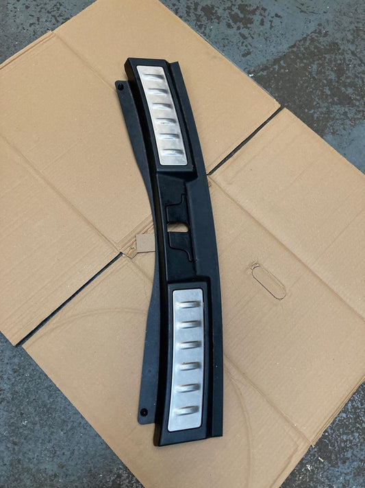 Range Rover Evoque L551 2019-2023 Rear Bumper Scuff Plate Step Trim K8D211310