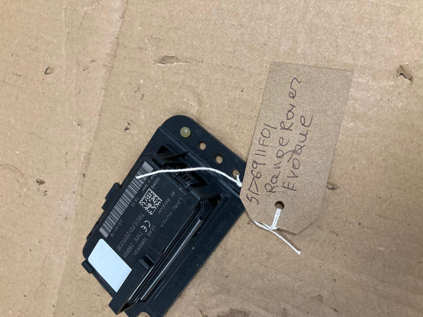 Land Rover Range Rover Sport L494 RF Antenna Amplifier 5D6911F01 K8D215K602BB