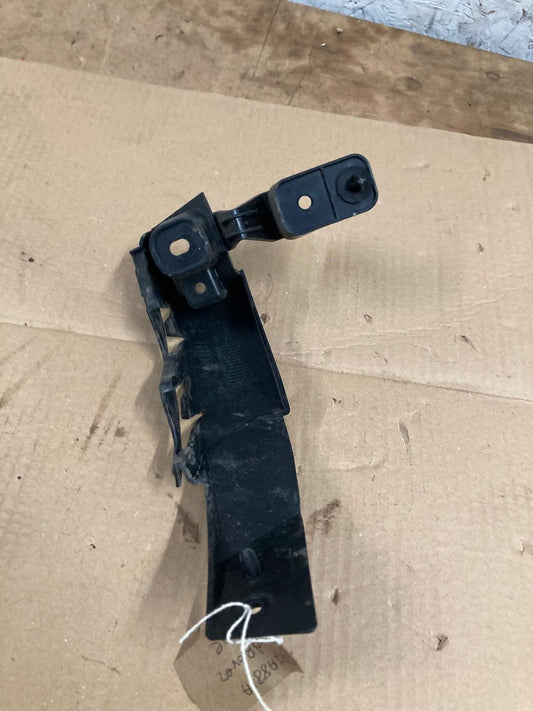 Range Rover Evoque L551 2018–2024 Rear Right Bumper Bracket K8D217A881A