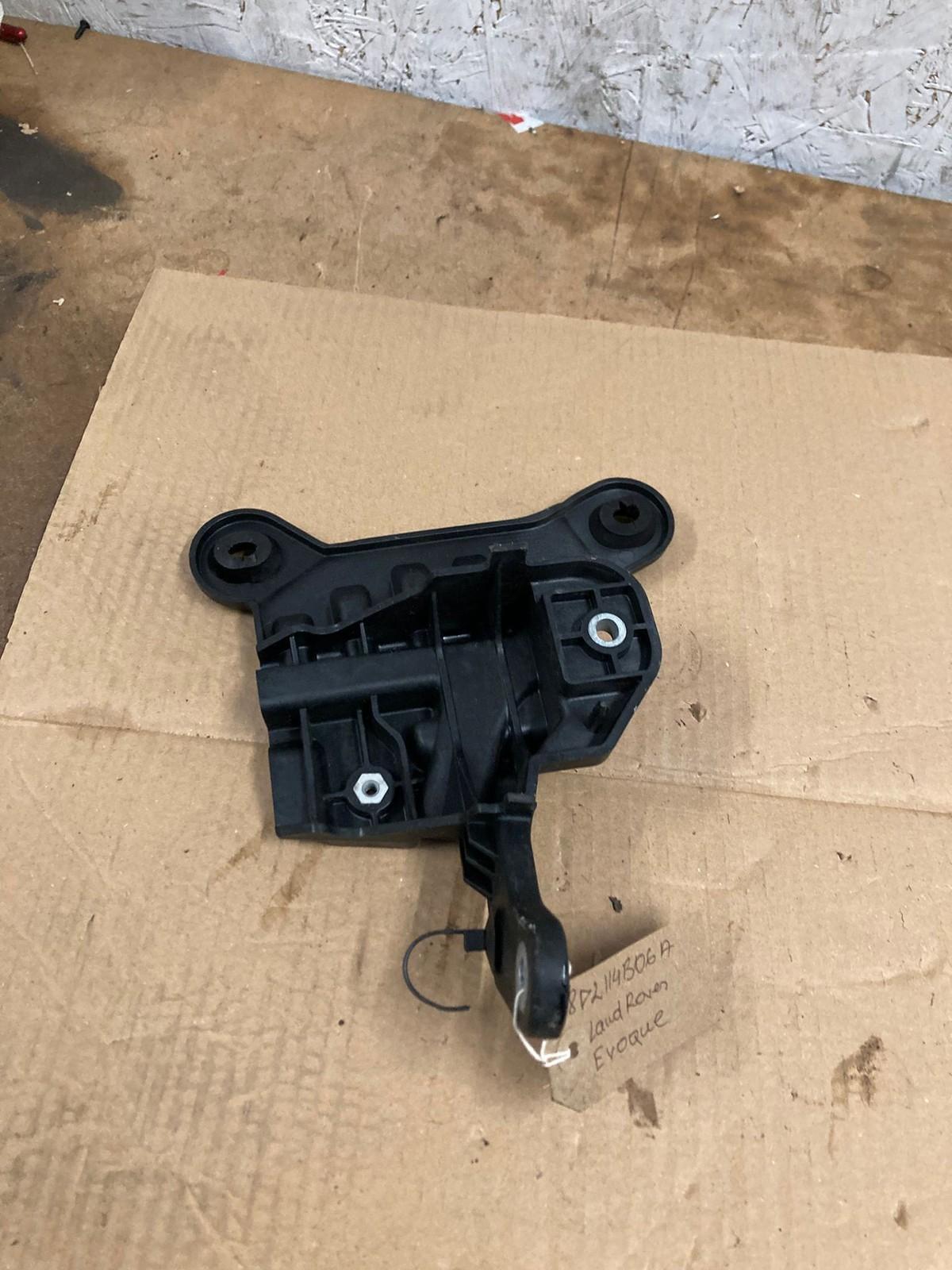 Range Rover Evoque L551 2018–2024 Battery Mounting Bracket K8D2114B06A