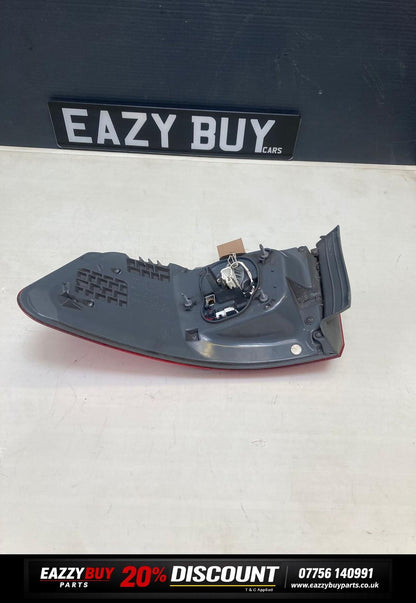 Toyota Avensis MK3 2012 Inner Rear Tail Light Lamp E415478