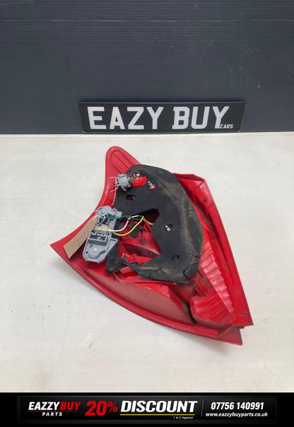 Toyota Yaris MK2 2006-2009 Driver Side Rear Tail Light e131772