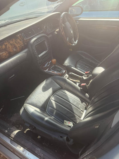 JAGUAR X-TYPE 01–09 3.0 SILVER AUTO PETROL FOR BREAKING