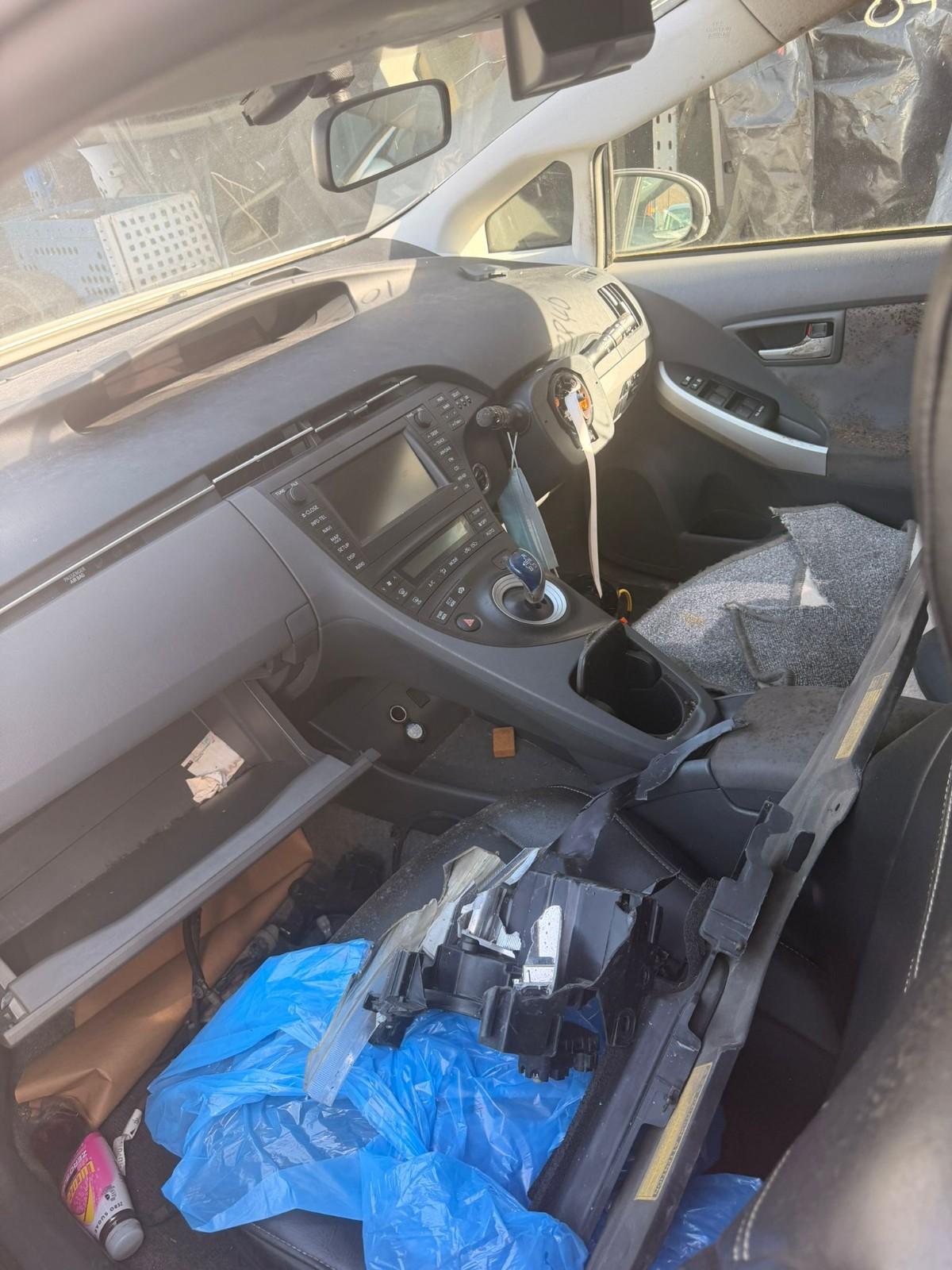 TOYOTA PRIUS 2010 1.8 XW30 09-12 BREAKING