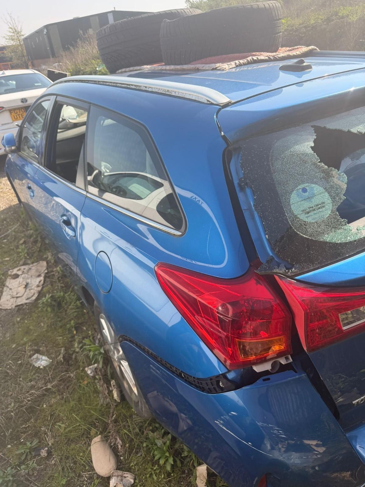 TOYOTA AURIS 2015 PETROL 1.3 BLUE