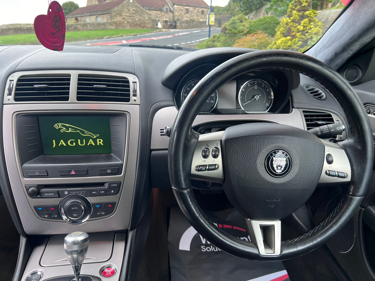 Jaguar – Luxury & Performance Combined