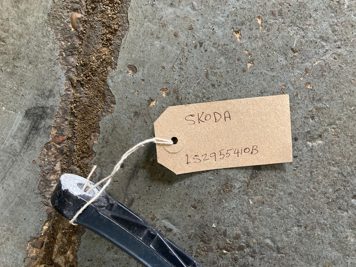 Skoda Citigo Front Wiper Arm 1S2955410B 2011-2022 Right Side Genuine