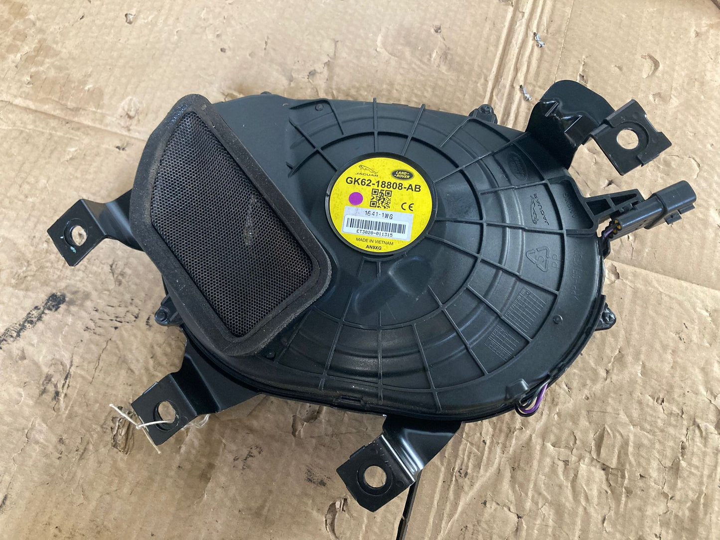 LAND ROVER RANGE ROVER SPORT L494 SUBWOOFER SPEAKER GK62-18808-AB