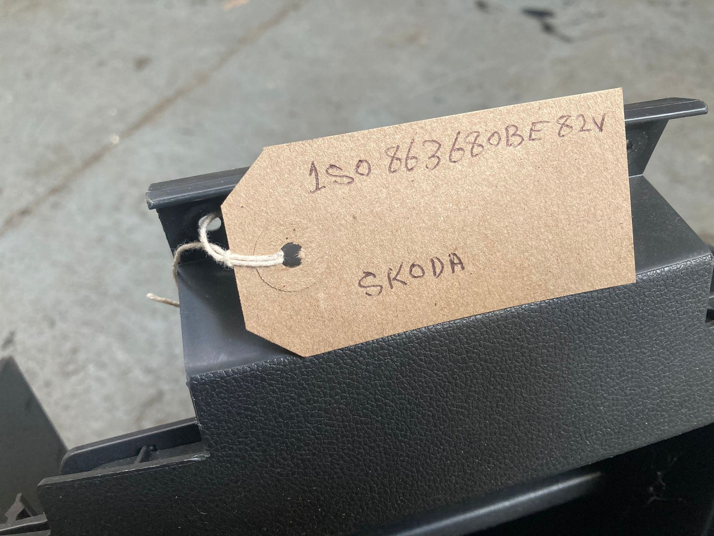 VW Skoda Seat Centre Console Cover Titan Black 1S0863680BE82V