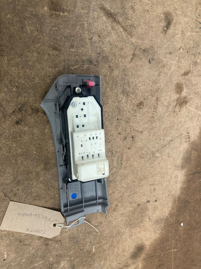 Toyota Yaris 74231-0D080 RHD Electric Window Switch