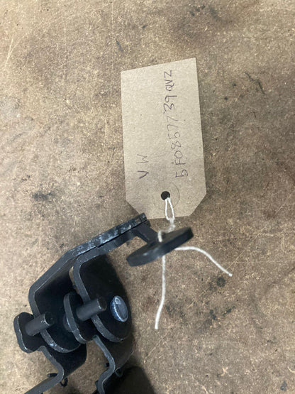 VW Seat Belt Buckle 5F0857739QVZ - SEAT Leon 5F Rear Centre Buckle 2013-2020