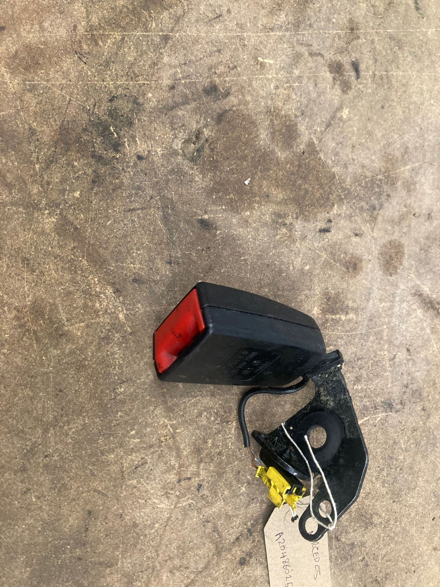 Mercedes C-Class W204 Rear Left N/S Seat Belt Buckle OEM A2048602569