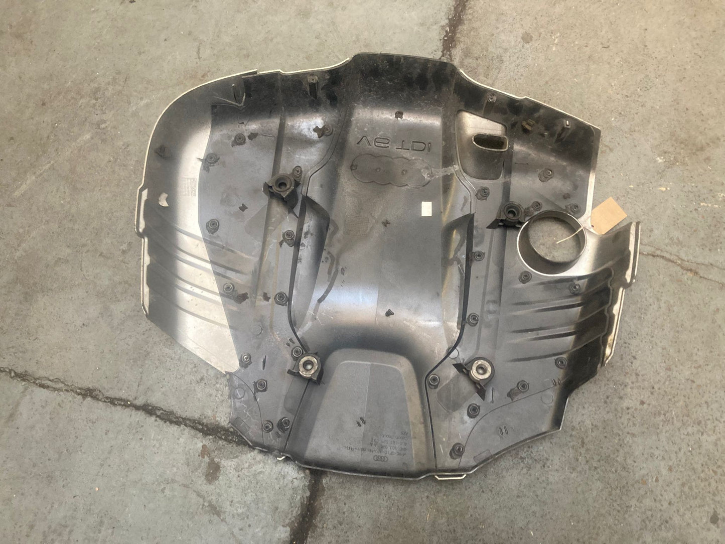 AUDI A8 D4 Q7 4L 3.0 TDI V6 DIESEL ENGINE TOP COVER 4H0103925