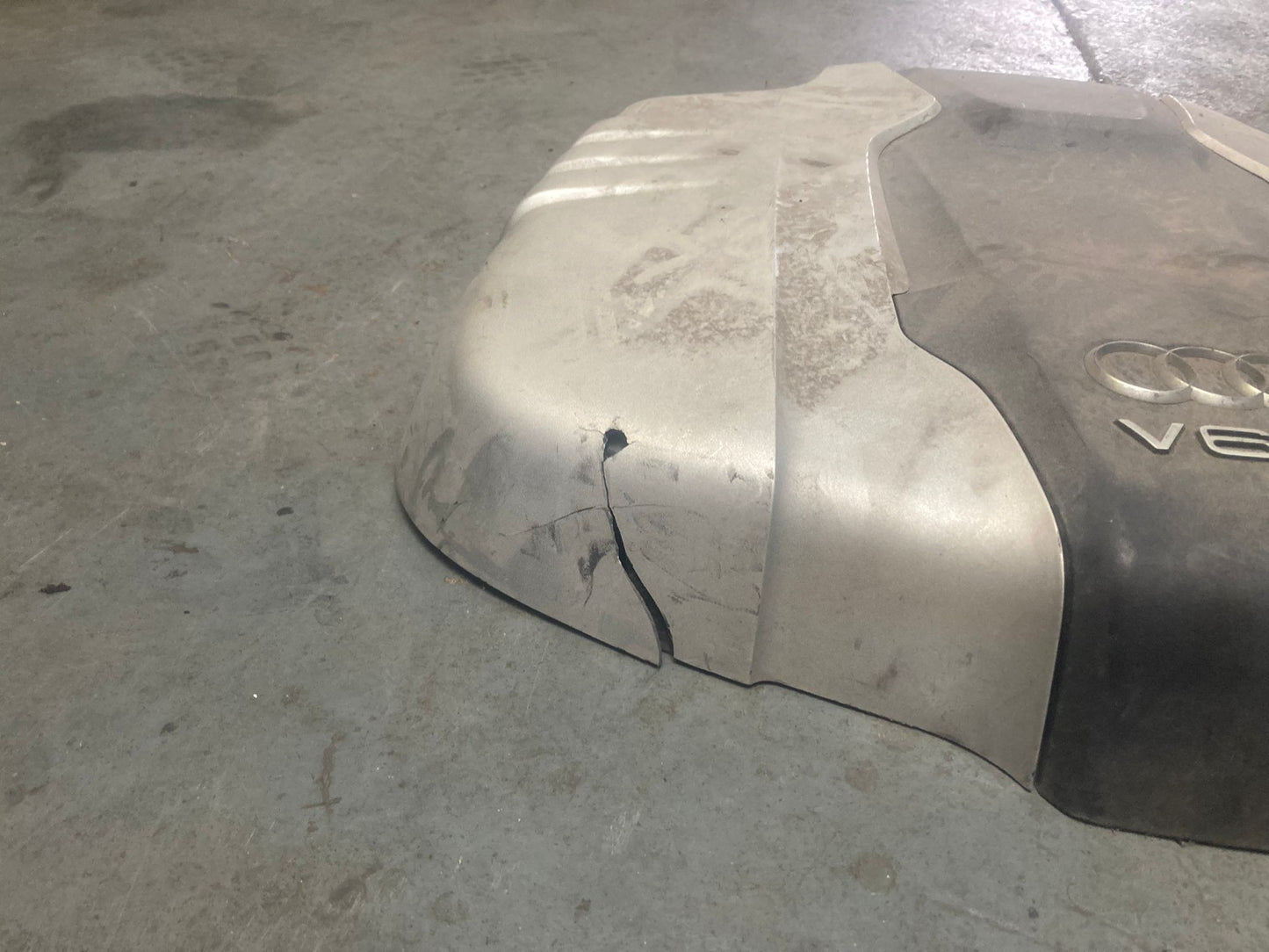 AUDI A8 D4 Q7 4L 3.0 TDI V6 DIESEL ENGINE TOP COVER 4H0103925