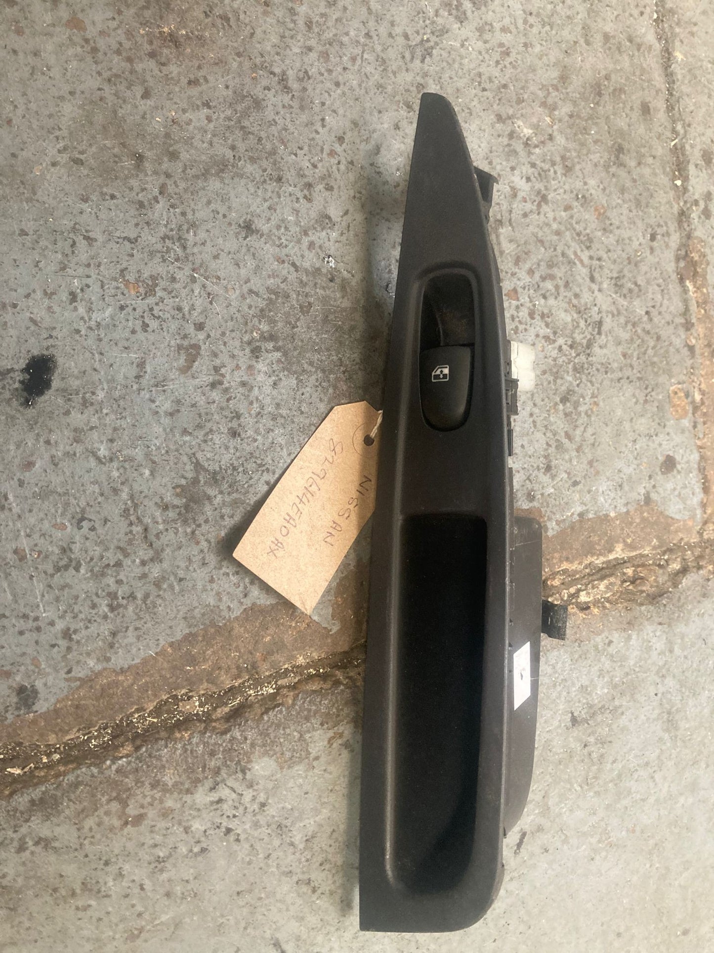 Nissan Qashqai J11 Front Passenger Left Window Switch 2014-2021 OEM 829614EA0AX