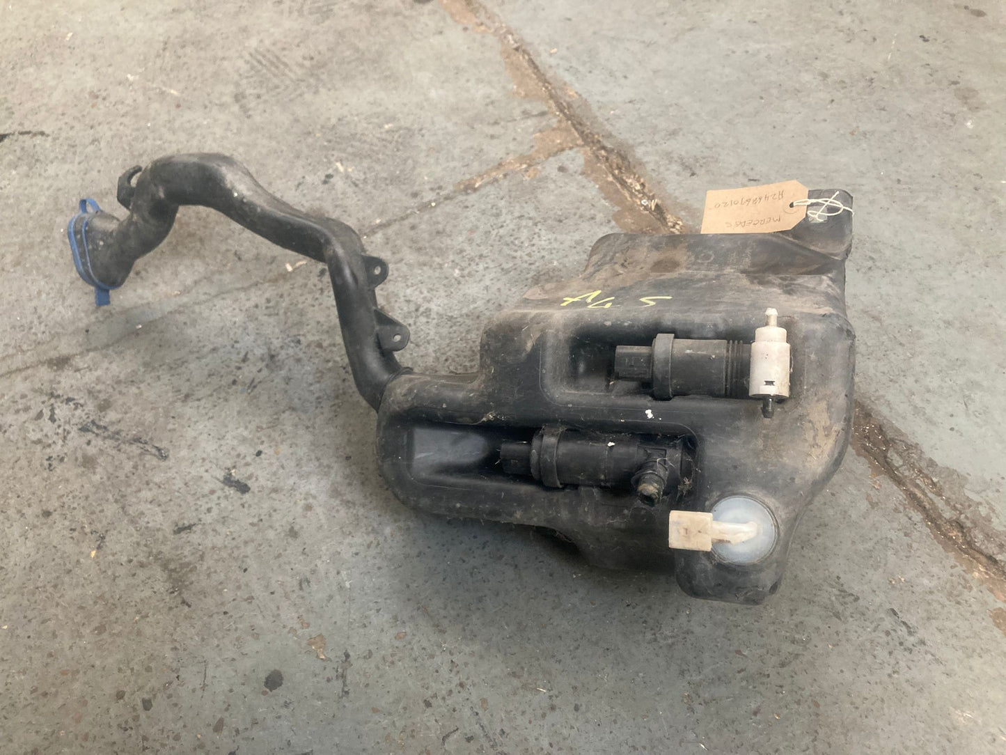 MERCEDES A B CLA GLA W176 W246 Windscreen Washer Bottle A2468690120