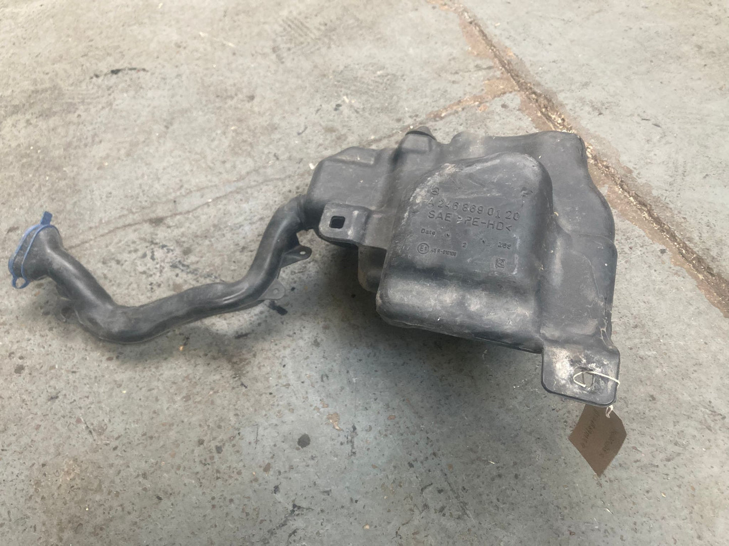 MERCEDES A B CLA GLA W176 W246 Windscreen Washer Bottle A2468690120