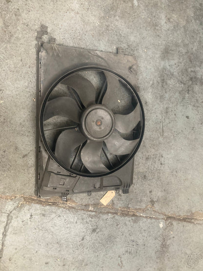 Mercedes-Benz C/E-Class W204 W212 Radiator Cooling Fan Motor Unit Used