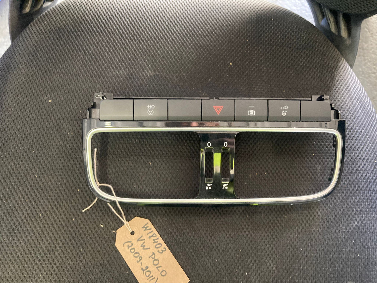 VW Polo MK5 6R 6C Dashboard Centre Vent Hazard Warning Switch Panel 2009-2011