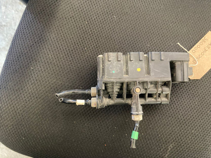 Discovery 3 4 Front Air Suspension Valve Block Land Rover LR3 LR4 RVH000095