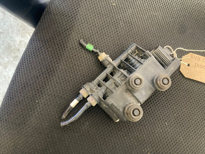 Discovery 3 4 Front Air Suspension Valve Block Land Rover LR3 LR4 RVH000095