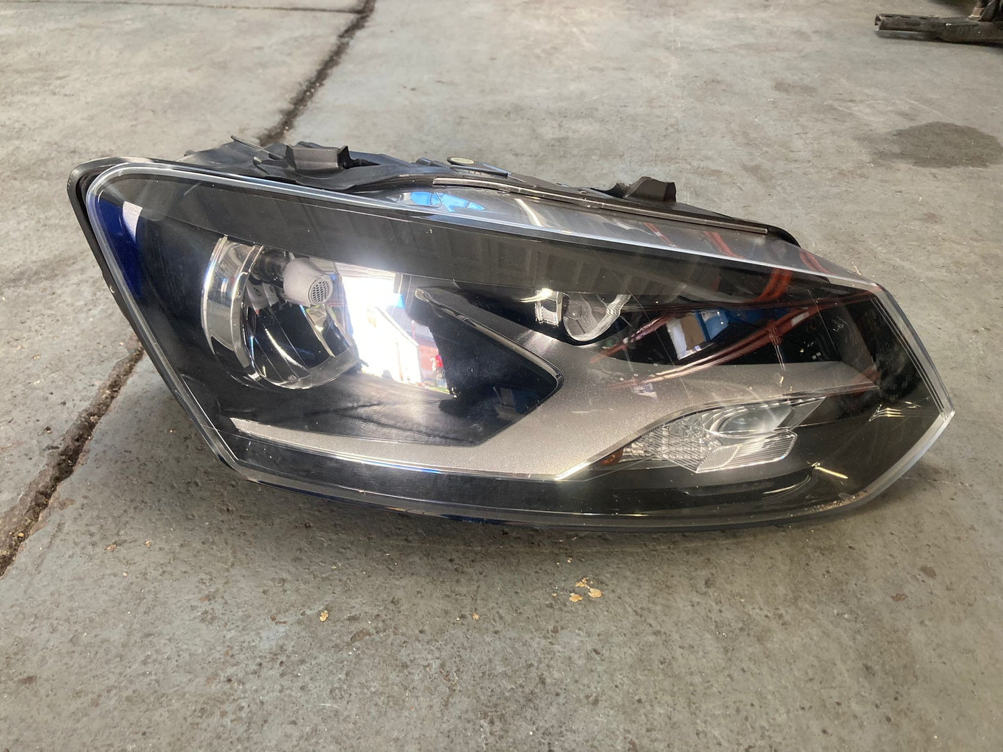 VW POLO 6R 6C 2009-2018 GENUINE DRIVERS SIDE O/S HALOGEN HEADLIGHT 6R2941008F