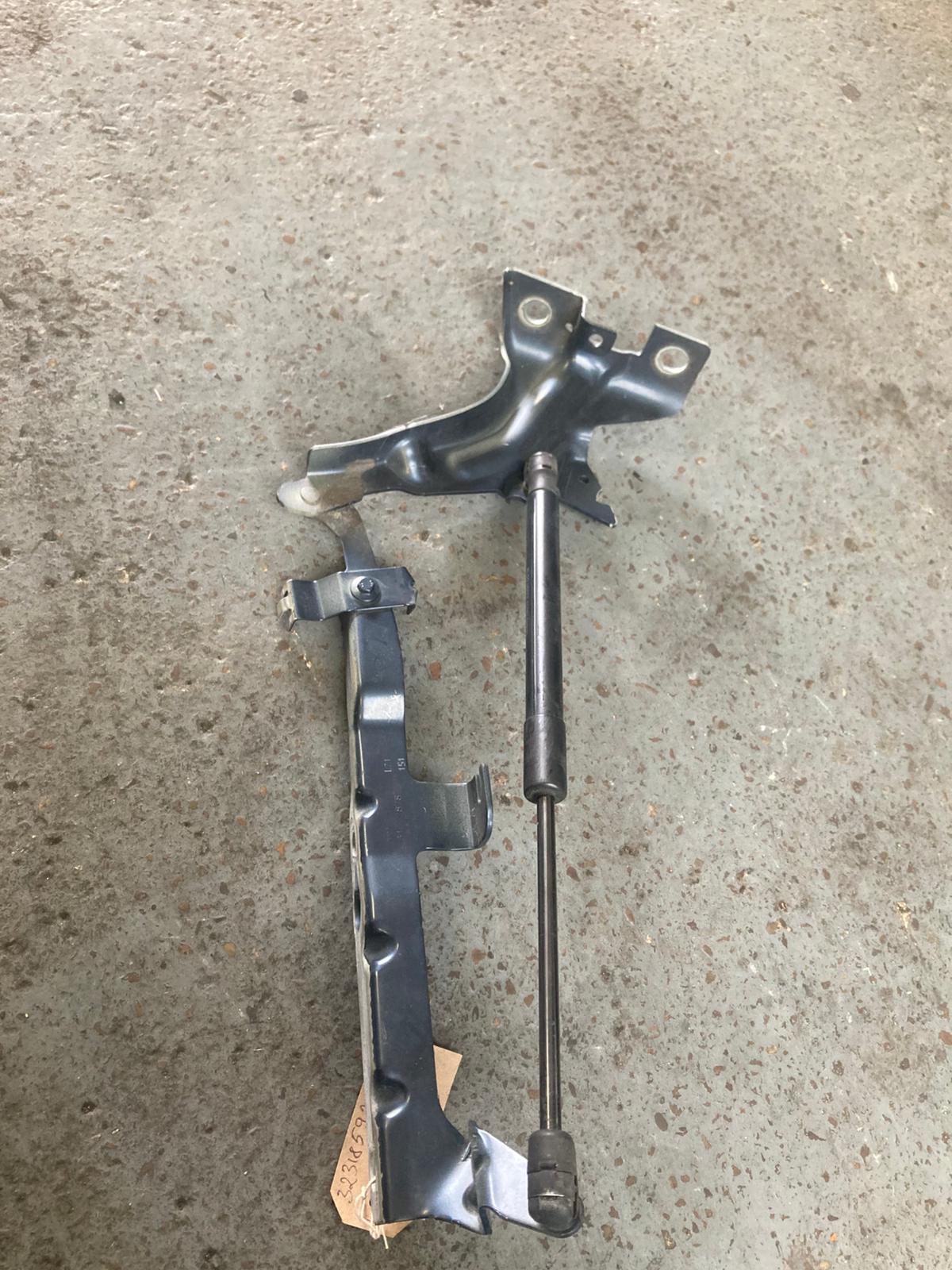 Volvo XC90 MK2 Hood Strut Gas Spring 32318592 32405064 Bonnet Damper